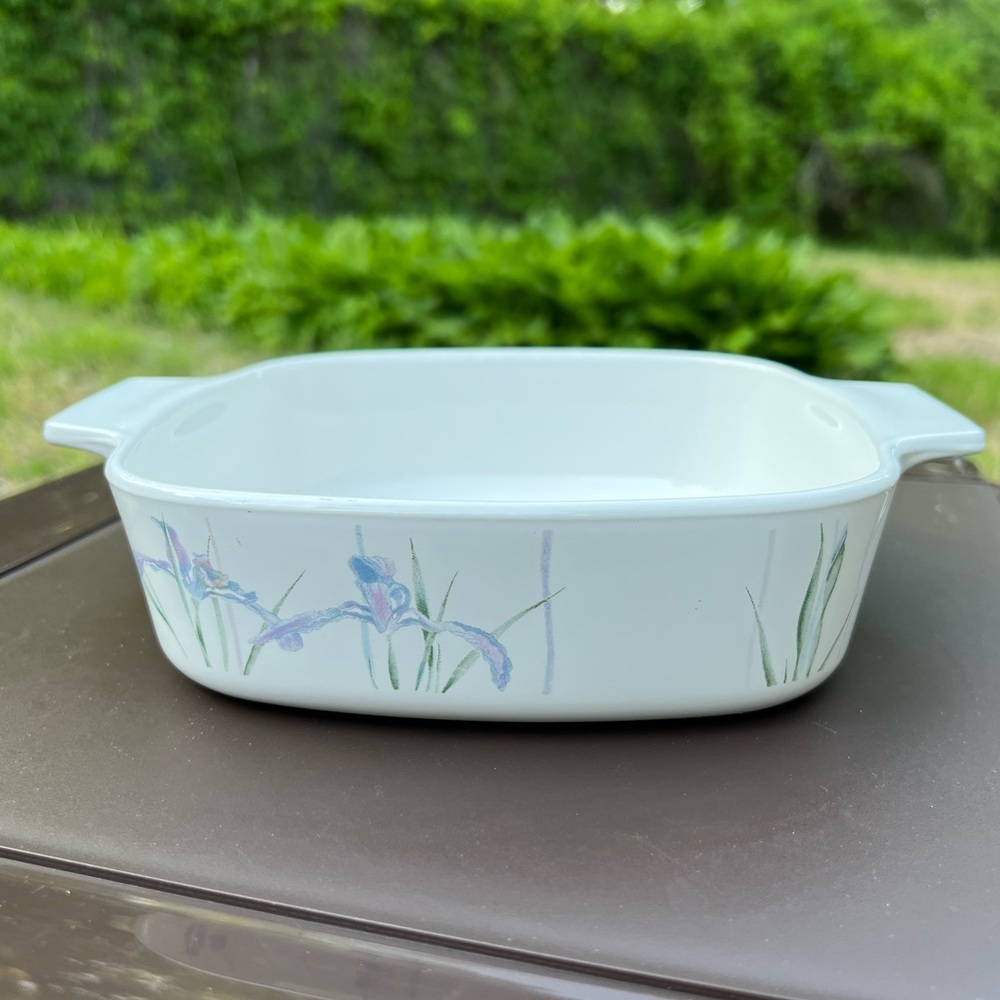 Vintage 80s CorningWare Shadow Iris Square Casserole Baking Dish- 1 Liter